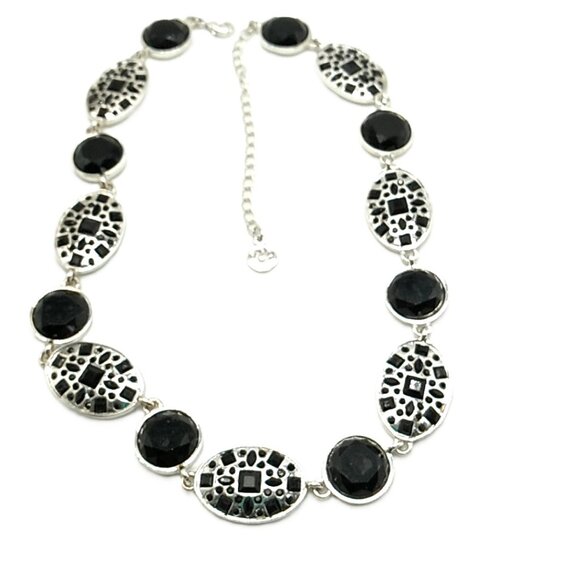 Gloria Vanderbilt Black & Silver-tone Necklace - Picture 3 of 14